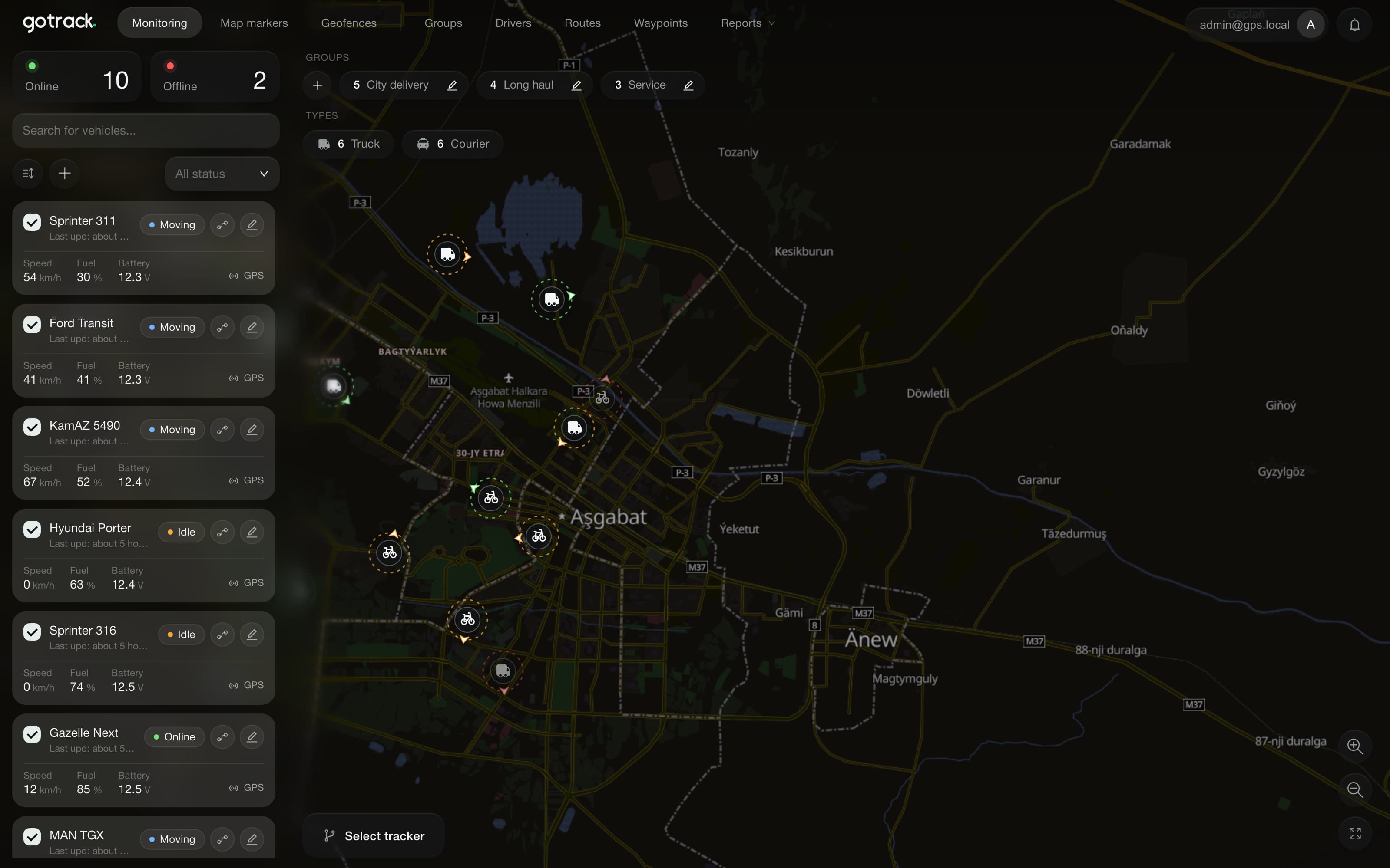 GoTrack monitoring: a fleet of trackers live on a dark map